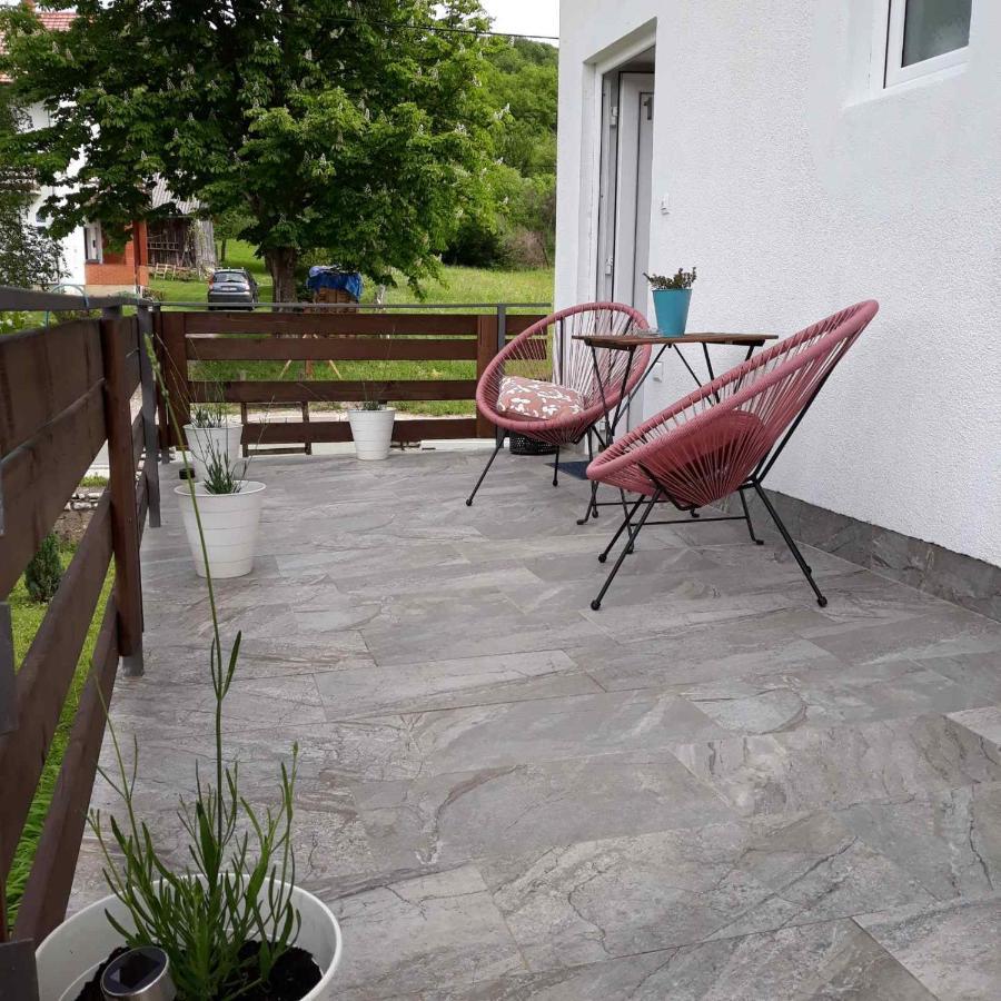 Plitvice Valley Apartments Licko Petrovo Selo Екстер'єр фото
