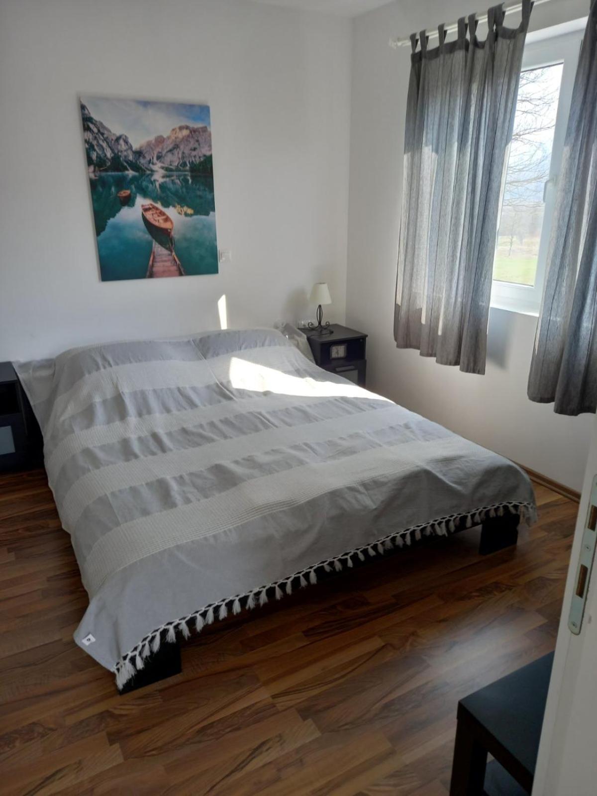 Plitvice Valley Apartments Licko Petrovo Selo Екстер'єр фото