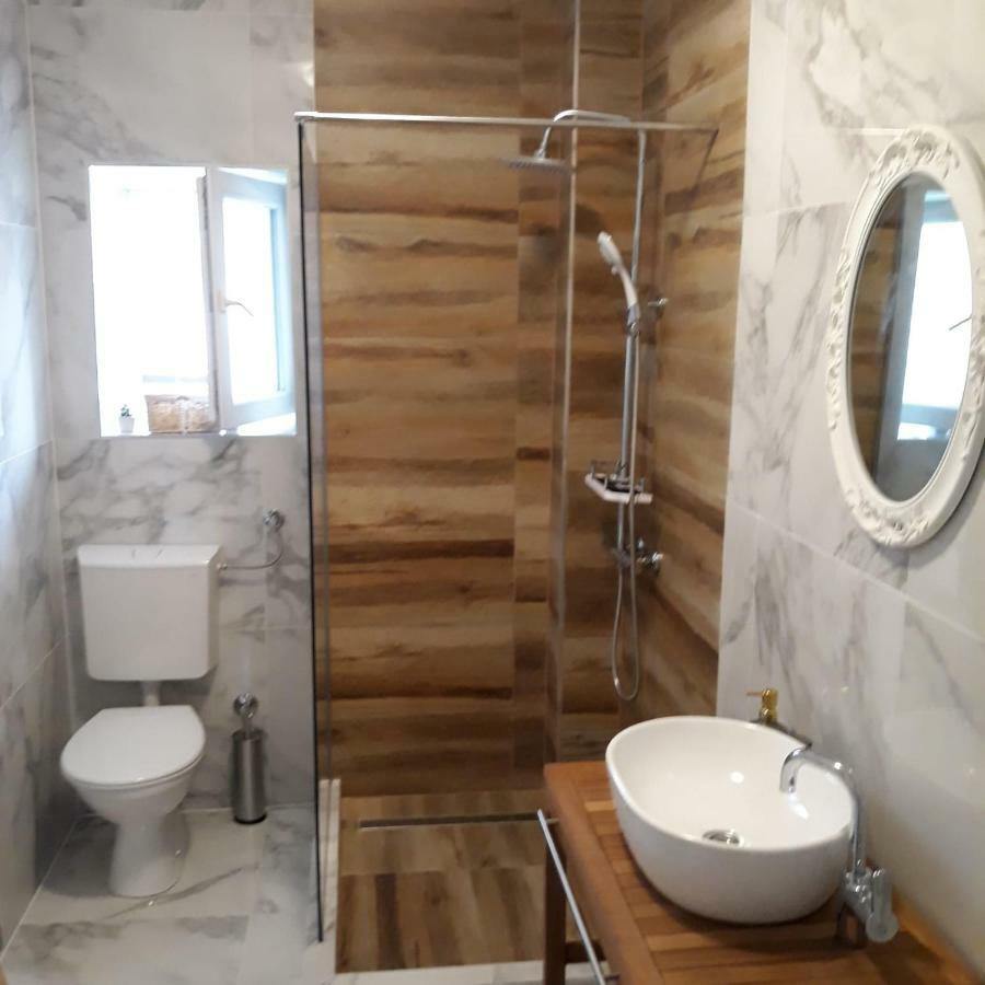 Plitvice Valley Apartments Licko Petrovo Selo Екстер'єр фото